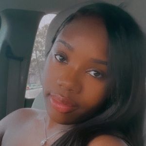 Meet your Posher, Dezaria